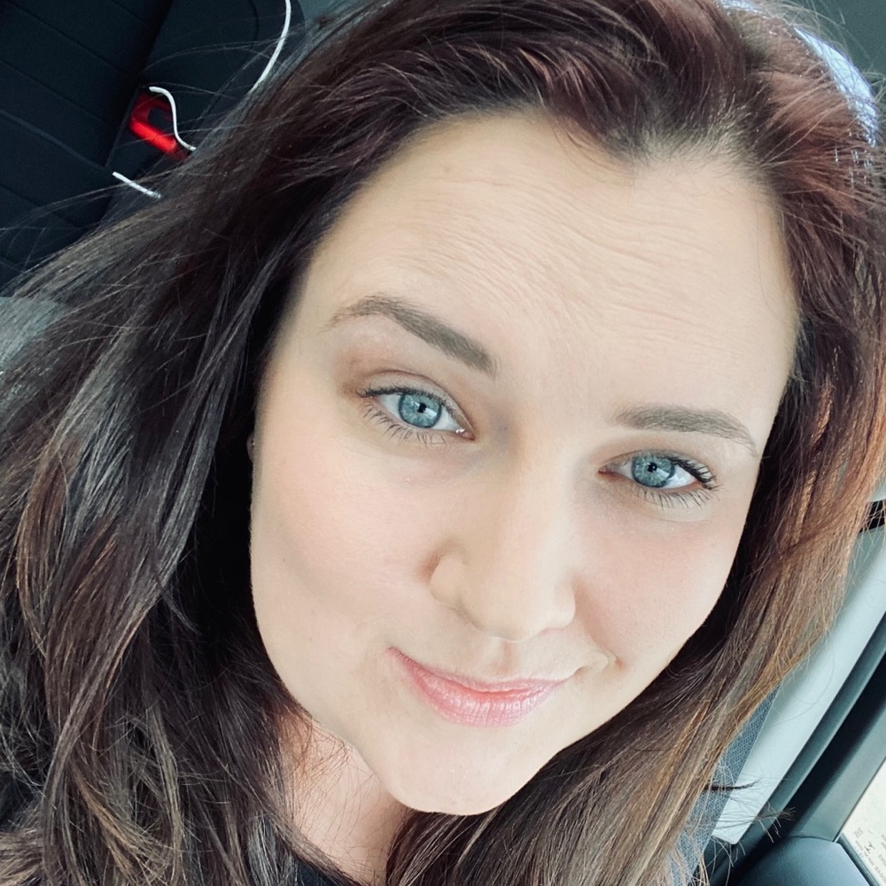 Meet your Posher, Stephanie